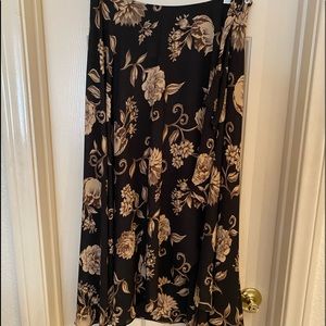 Liz Claiborne Flowing ruffle skirt size PS
